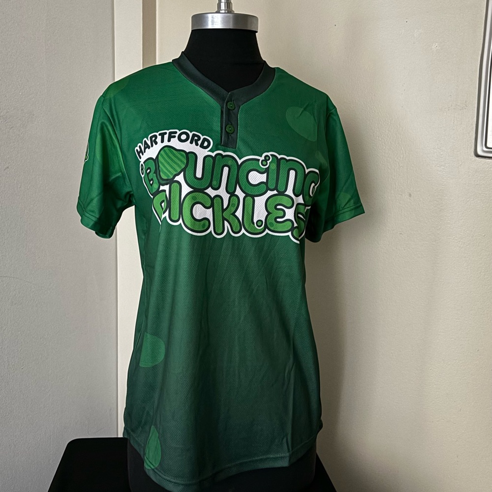 Hartford’s Bouncing Pickles 🥒 Stadium giveaway Youth Size XL